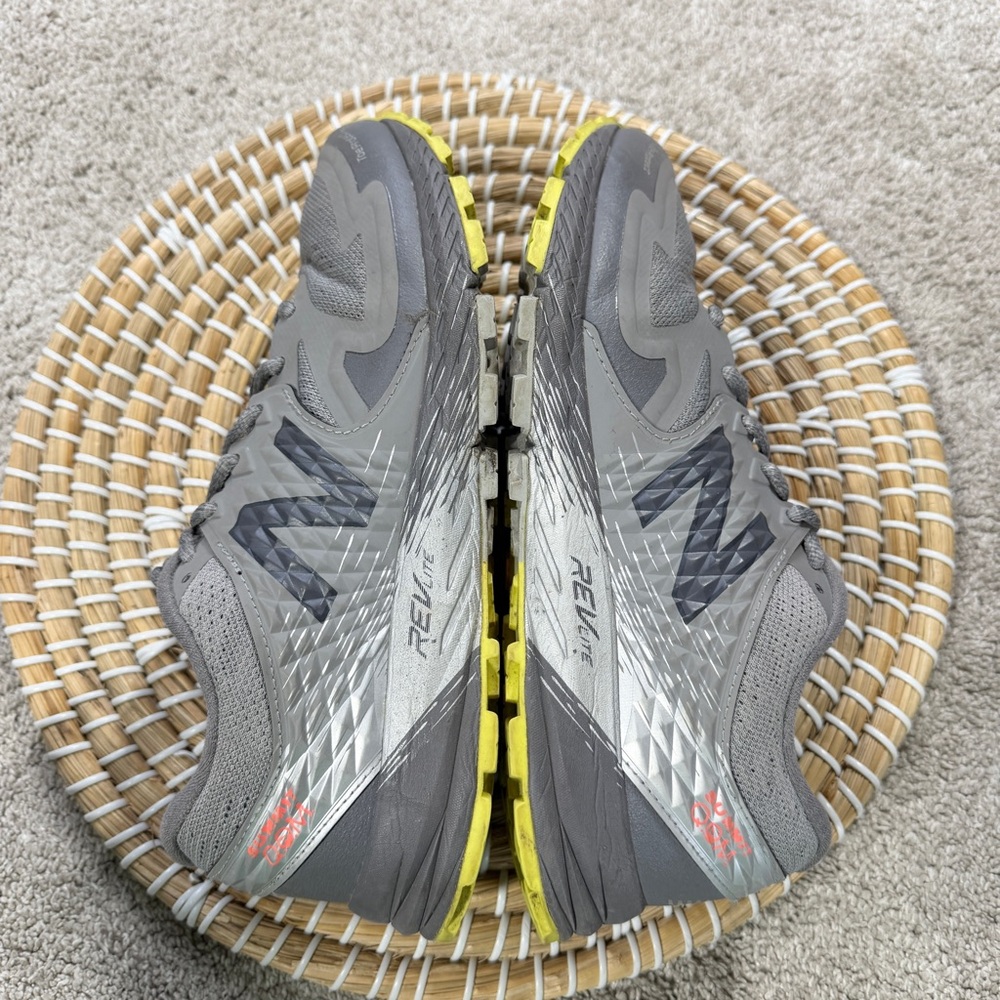 New Balance Women’s Summit Q.O.M. Trail Running Shoes Sneakers in Gray 8 - Picture 9 of 14